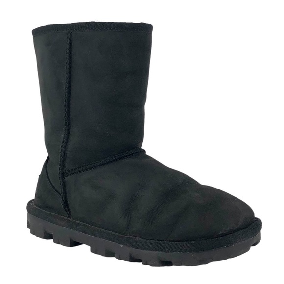 UGG Essential Short Boot Black Leather Natural Wool Lining Winter Boot Size 5 - Picture 2 of 6